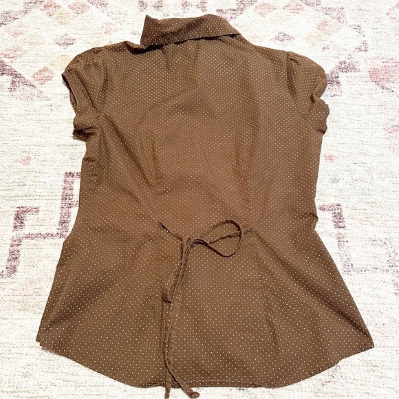 Y2K fang Brown polka dot blouse with ruffles and button-up front size large - Picture 9 of 14